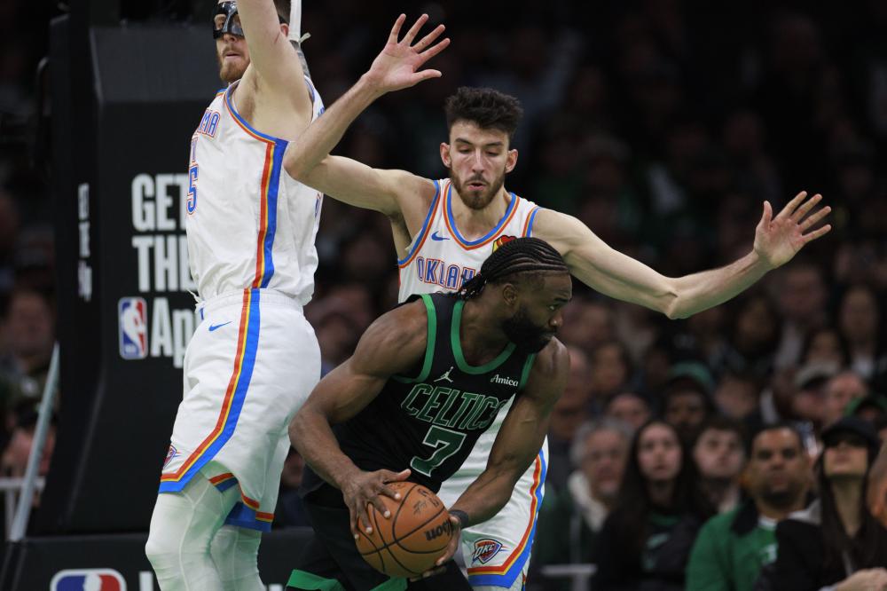 球员齐聚一 球员齐聚一